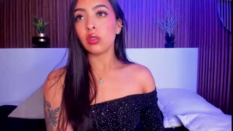 Camila online show from November 2025 04:00:01 AM