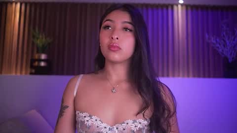 Camila online show from November 2025 04:01:02 AM