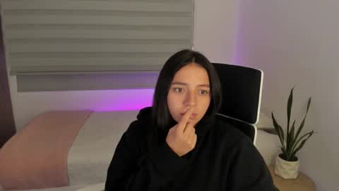  C A M I  online show from March 2026 08:15:02 PM