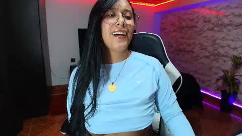 Snapshot of camila_iroose chatting on August 2026 01:20:01 AM Camila Roose online show from August 2026 01:20:01 AM