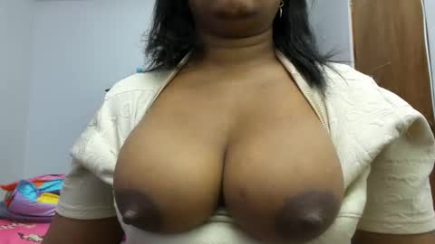 Camila online show from September 2025 09:53:02 AM