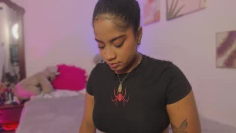 Camila Foox online show from October 2025 06:41:02 PM