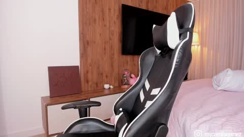 Snapshot of camilagomezz chatting on October 2025 08:06:02 PM Camila online show from October 2025 08:06:02 PM