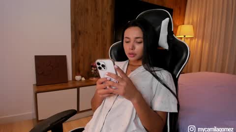 Snapshot of camilagomezz chatting on October 2025 02:12:02 AM Camila online show from October 2025 02:12:02 AM