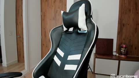 Snapshot of camilagomezz chatting on October 2025 02:18:02 PM Camila online show from October 2025 02:18:02 PM