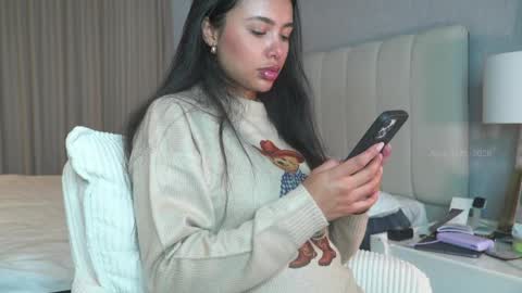 Camila online show from April 2026 06:35:01 PM