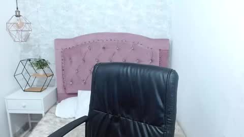 Cami online show from February 2025 06:24:01 PM