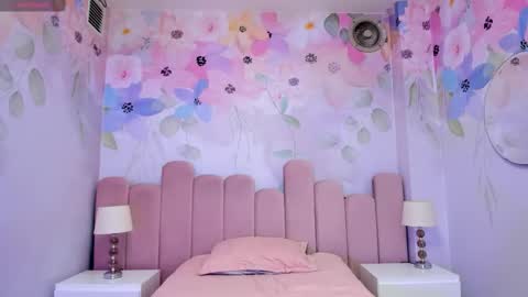 Camila  online show from November 2025 03:09:02 AM