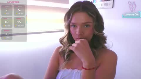 Camila Monroee  online show from October 2025 02:04:01 PM