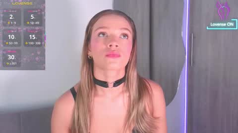 Snapshot of camilamonroee chatting on February 2026 02:16:02 PM Camila Monroee online show from February 2026 02:16:02 PM