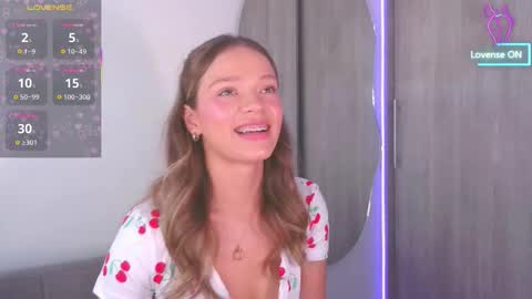 Snapshot of camilamonroee chatting on February 2026 02:06:01 PM Camila Monroee online show from February 2026 02:06:01 PM