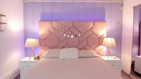 Camila  online show from September 2025 02:40:02 PM