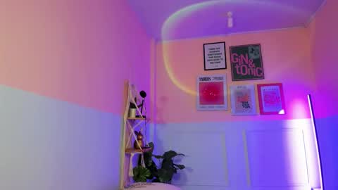 Camila  online show from October 2025 11:38:02 AM