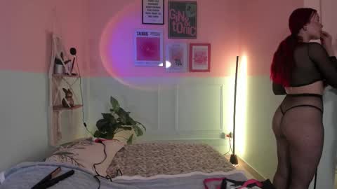 Camila  online show from October 2025 11:47:01 AM