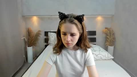 Camilla online show from October 2025 01:05:01 AM