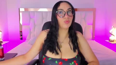 Snapshot of camille_juicy chatting on September 2025 01:11:02 PM Camille online show from September 2025 01:11:02 PM