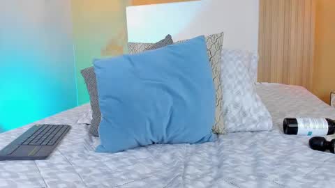 Camille Lynn online show from February 2025 11:08:02 AM