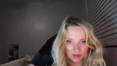 camilleclairexo online show from April 2026 08:12:02 AM