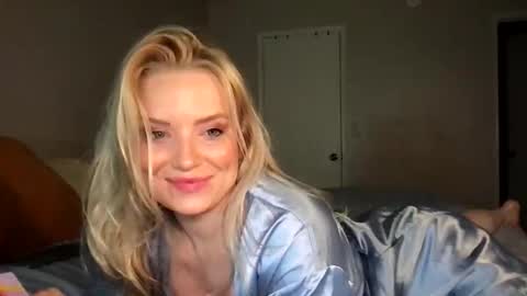 camilleclairexo online show from May 2026 06:10:01 AM