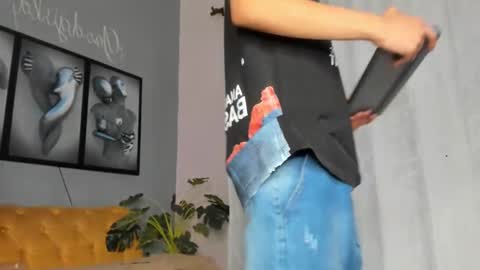 Snapshot of camillo_virgil chatting on November 2025 11:10:01 AM Camillo Virgil online show from November 2025 11:10:01 AM