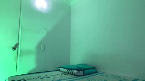 camilo_contre21 online show from January 2025 08:42:01 PM