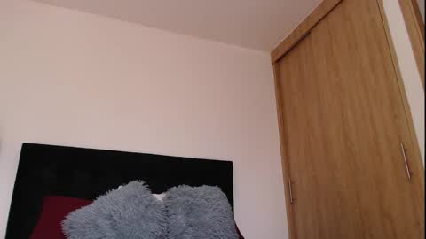 camilo_contre21 online show from October 2025 06:04:01 PM