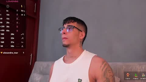 Snapshot of camilo_ospina_ chatting on January 2025 09:45:02 AM INDEPENDENT MODEL online show from January 2025 09:45:02 AM