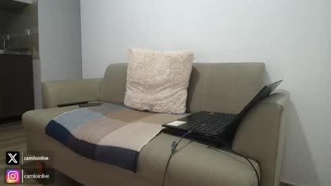 Snapshot of camiloinlive chatting on November 2025 01:59:02 AM camiloinlive online show from November 2025 01:59:02 AM