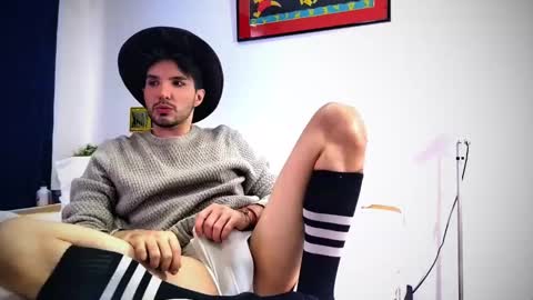 camilo online show from February 2025 08:13:02 PM