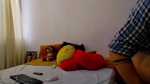 Snapshot of camilosaennz chatting on May 2026 04:04:02 PM camilo online show from May 2026 04:04:02 PM