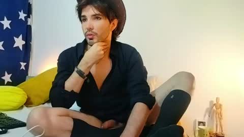 Snapshot of camilosaennz chatting on June 2026 12:24:02 AM camilo online show from June 2026 12:24:02 AM