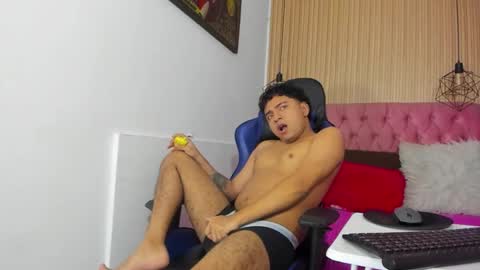 CamilowhiteS online show from March 2026 08:14:01 PM