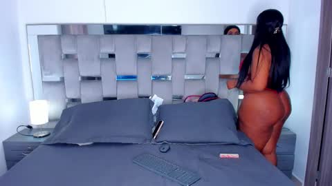 Camila online show from October 2025 03:31:02 PM