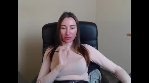 Snapshot of cammila_horn chatting on February 2026 06:28:02 AM cammila horn online show from February 2026 06:28:02 AM