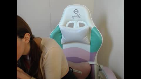 Snapshot of cammila_horn chatting on February 2026 06:34:02 AM cammila horn online show from February 2026 06:34:02 AM