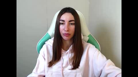 Snapshot of cammila_horn chatting on March 2026 06:19:01 AM cammila horn online show from March 2026 06:19:01 AM