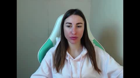 Snapshot of cammila_horn chatting on March 2026 07:01:02 AM cammila horn online show from March 2026 07:01:02 AM