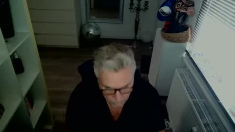 camunication online show from October 2025 08:09:02 AM