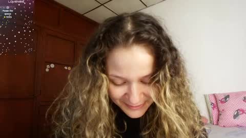 Snapshot of candase_ chatting on June 2026 01:32:02 AM Candase online show from June 2026 01:32:02 AM