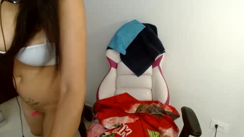 Carolina online show from September 2025 06:24:02 PM