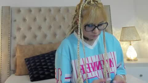 Candie  online show from December 2025 11:15:01 AM