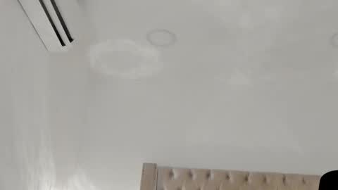 Candie  online show from January 2026 12:31:01 PM