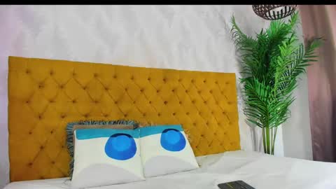 candise online show from September 2025 05:18:02 AM