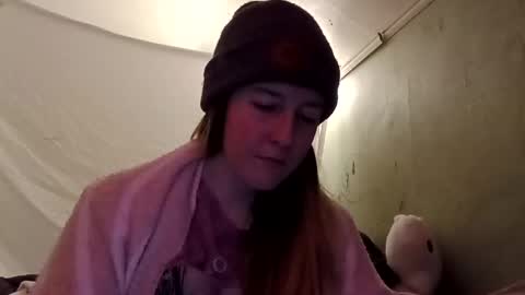 Candi online show from November 2025 08:57:01 PM