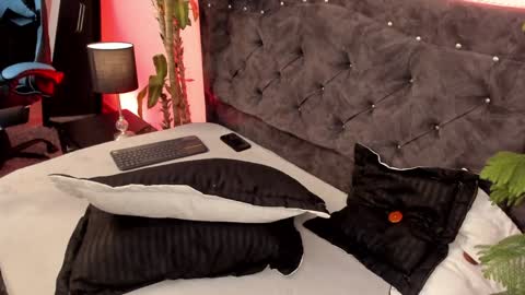 CamilaInstagram candy canne  Pvt open online show from December 2024 07:32:01 PM