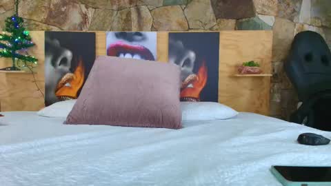 Snapshot of candy_feett chatting on November 2025 05:13:02 PM Jolie online show from November 2025 05:13:02 PM