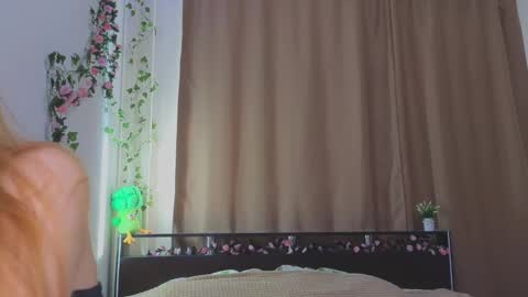 candy_flosse online show from October 2025 08:12:01 AM