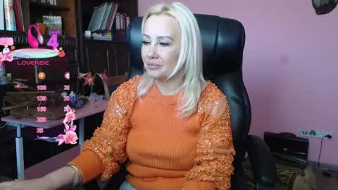 Snapshot of candy_hellenx chatting on April 2026 07:55:01 AM candy_hellenx online show from April 2026 07:55:01 AM