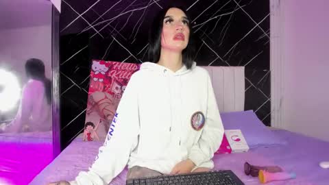 Leila  online show from November 2025 04:00:01 AM