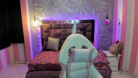 Ania online show from January 2025 11:00:01 AM